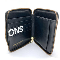 COMME des GARCONS コムデギャルソン HUGE LOGO ZIP WALLET 二つ折り 財布 ブラック 瑞穂店