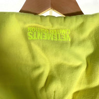 VETEMENTS ヴェトモン Logo-Printed Hoodie フロントロゴプリント プルオーバースウェットパーカー イエロー 蛍光 オーバーサイズ UE51TR820Y Size XS 福生店