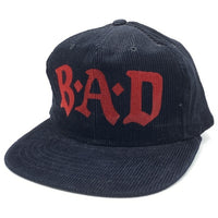B.A.D ビッグオーディオダイナマイト プリント コーデュロイ 6パネルキャップ ブラック スナップバック オールド YUPOONG 福生店
