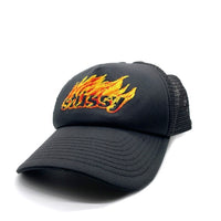 STUSSY ステューシー フレイムロゴ刺繡 トラッカーキャップ メッシュ スナップバック ブラック 福生店