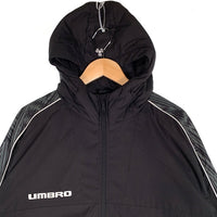 UMBRO アンブロ エアーサモーションジャケット ブラック 中綿 UUUWJF41Size XO 福生店