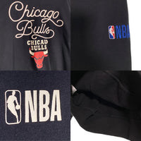 BAYFLOW ベイフロー NBA シカゴ・ブルズ クルーネックスウェットトレーナー プリント ブラック BM2401TO05 Size 4 福生店
