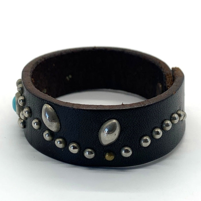 HTC スタッズレザーブレスレット HTC エイチティーシー フラワースタッズ レザーブレスレット ブラウン