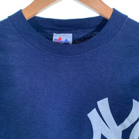 90's majestic マジェスティック Newyork Yankees ニューヨーク ヤンキース 半袖 チームロゴ プリント Tシャツ ネイビー USA製 Size L 福生店