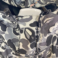 A BATHING APE アベイシングエイプ STUSSY ステューシー スカル サル カモフラ スノーボードジャケット グレー sizeM 瑞穂店