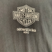 Harley-Davidson ハーレーダビッドソン CABO SAN LUCAS BAJA MEXICO バー&シールド プリントTシャツ ブラック Size 2XL 相当 福生店