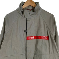 PRADA SPORT プラダスポーツ ナイロン スタンドカラー ジップアップジャケット ラバーロゴプリント ライトグレー SGV218 Size 50 福生店
