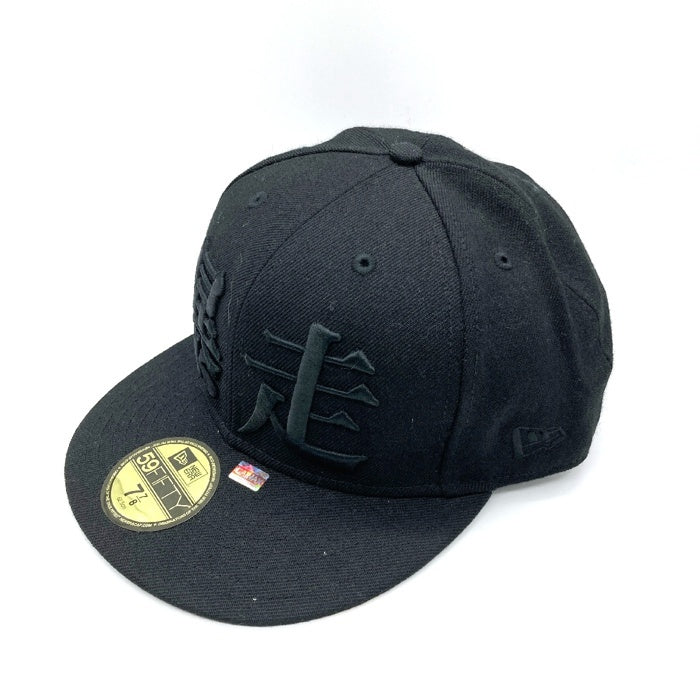 大人上品なおすすめコーデ ニューエラ NEWERA エヴァンゲリオン ブラック キャップ 暴走 応援グッズ