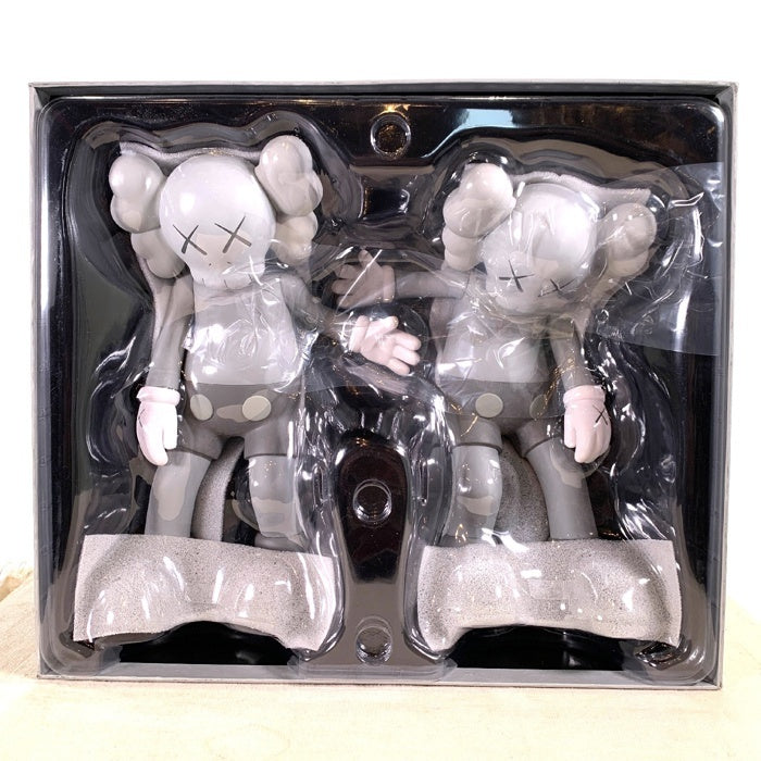 KAWS カウズ ALONG THE WAY GREY フィギュア MEDICOM TOY メディコムトイ 福生店