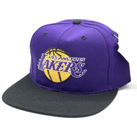 90's Sports Specialties スポーツスペシャリティーズ ロサンゼルスレイカーズ スナップバックキャップ パープル ブラック 福生店