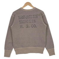 DELUXEWARE デラックスウエア BROOKLYN 前V プリント クルーネックスウェットトレーナー グレー S101-38 Size M 福生店