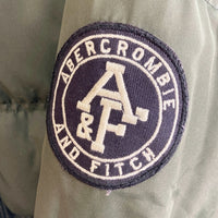 Abercrombie&Fitch アバクロンビー&フィッチ 肩ワッペン 中綿 ジャケット カーキ sizeXL 瑞穂店