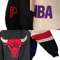 90's NBA CHICAGO BULLS シカゴ・ブルズ PRO PLAYER 中綿 ジャケット スタジャン ホワイト ブラック レッド Size XL 福生店