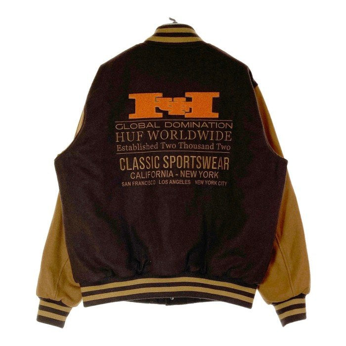 HUF ハフ 23AW HARRISON VARSITY JACKET ハリソンバーシティ ジャケット スタジャン ビックロゴ 刺繍 ブラウン  sizeM 瑞穂店