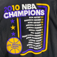 adidas アディダス LAKERS レイカーズ 2010 NBA FINALS CHAMPIONS プリント Tシャツ ブラック デッドストック Size M 福生店
