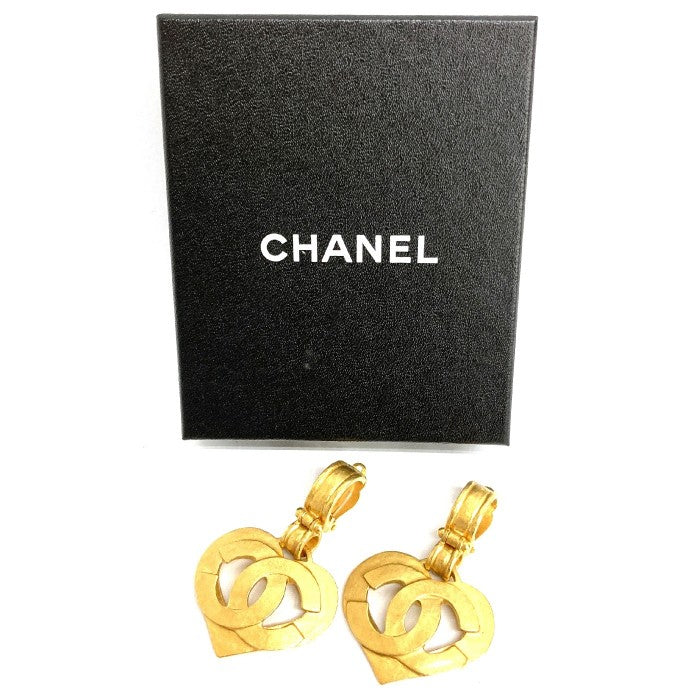 アクセサリーCHANEL  ゴールドハートイヤリング　ヴィンテージ