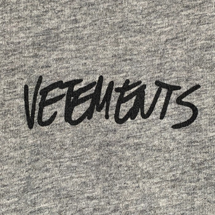 VETEMENTS ヴェトモン 20AW JEANS LOGO T-SHIRT プリントTシャツ グレー UAH21TR619 Size XS 福生店