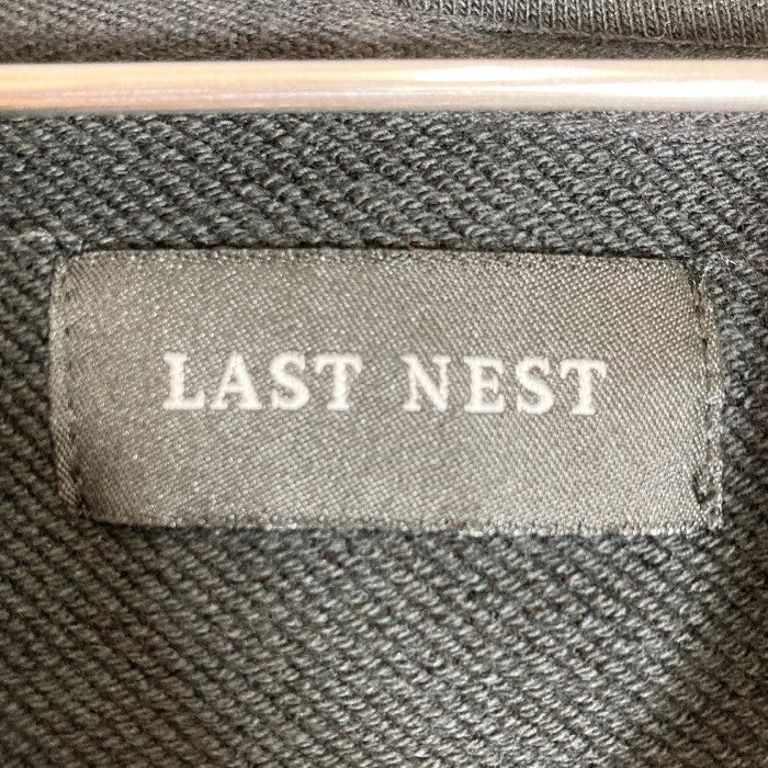 LAST NEST BUILDING LOGO HOODIE BLACK ラストネスト プリント