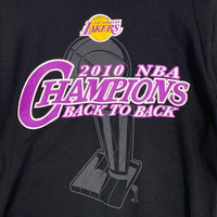 NBA LOS ANGELES LAKERS ロサンゼルスレイカーズ 2010 Champions BACK TO BACK プリント Tシャツ ALSTYLE ブラック Size S 福生店