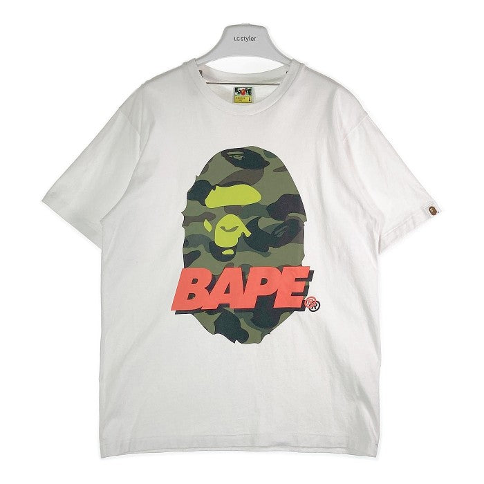 A BATHING APE アベイシングエイプ Tシャツ 001TEF201096X ホワイト BAPE 赤文字 迷彩 sizeL 瑞穂店