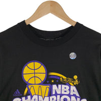 adidas アディダス LAKERS レイカーズ 2010 NBA FINALS CHAMPIONS プリント Tシャツ ブラック デッドストック Size M 福生店