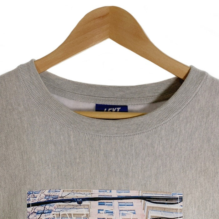 LFYT エルエフワイティー SAMPLES サンプルズ NEW YORK プリント クルーネックスウェットトレーナー ヘザーグレー Size XL 福生店