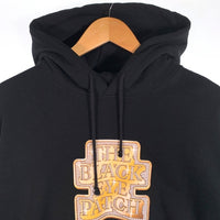 THE BLACK EYE PATCH ブラックアイパッチ 24SS Blinged Out Og Label Hoodie ブリングアウトラベルプリント プルオーバースウェットパーカー ブラック Size XL 福生店