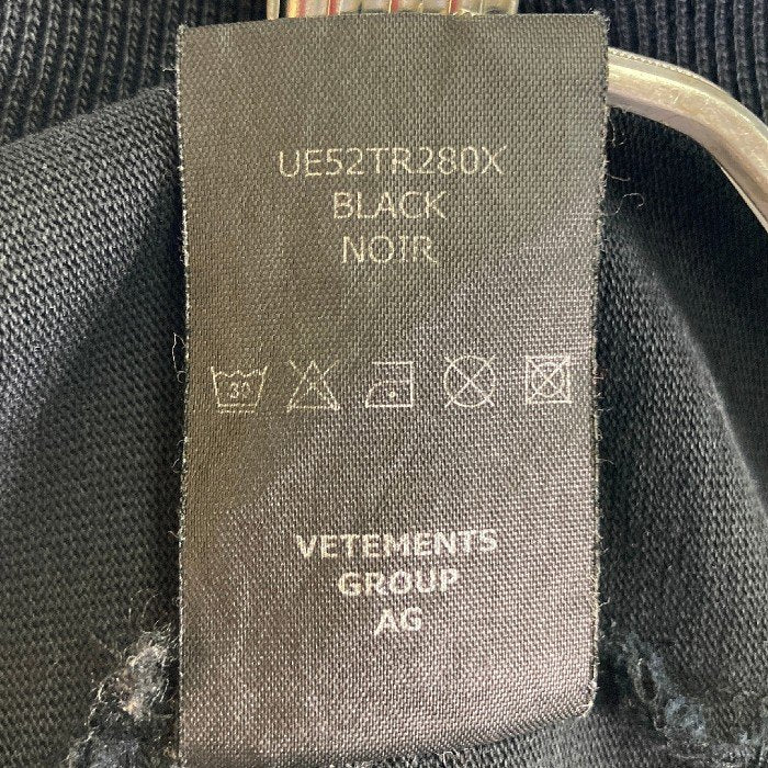 VETEMENTS ヴェトモン 22SS LOGO LABEL LONGSLEEVE ロゴラベル ロングスリーブカットソー UE52TR280X ブラック SizeL 瑞穂店