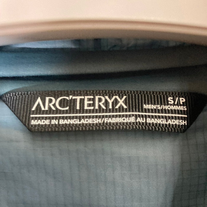 ARC'TERYX アークテリクス 14648-120820-06/19 Atom AR アトム AR フーディ ネイビー sizeS ※シミ、右正面下にお直しあり 瑞穂店