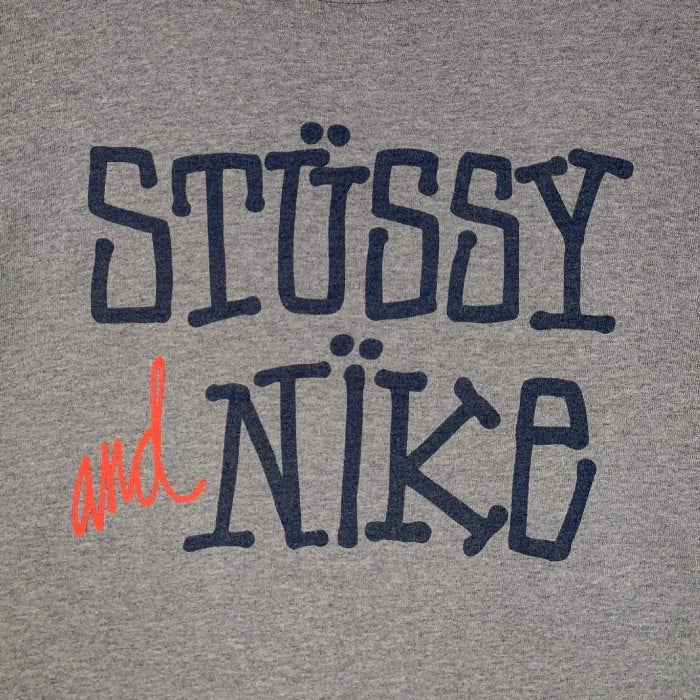 STUSSY ステューシー NIKE ナイキ プリント Tシャツ グレー Size M 福生店