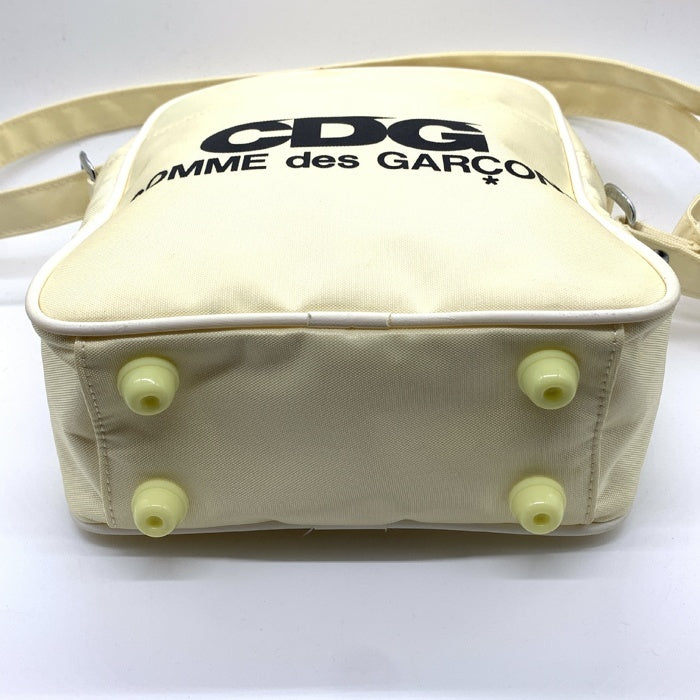 CDG シーディージー コムデギャルソン ロゴプリント ナイロンショルダーバッグ アイボリー SZ-K207 福生店