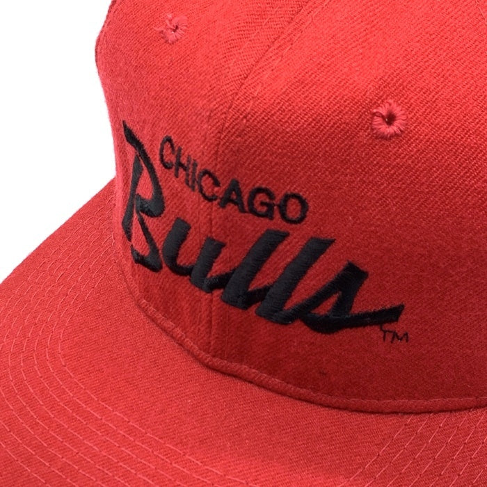 90's NBA CHICAGO BULLS シカゴ・ブルズ ベースボールキャップ スナップバック レッド 韓国製 Sports Specialties 福生店