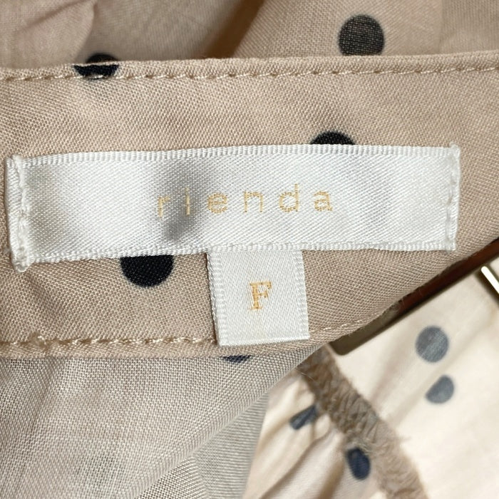 rienda リエンダ フリルショルダードットブラウス ベージュ sizeF 瑞穂店