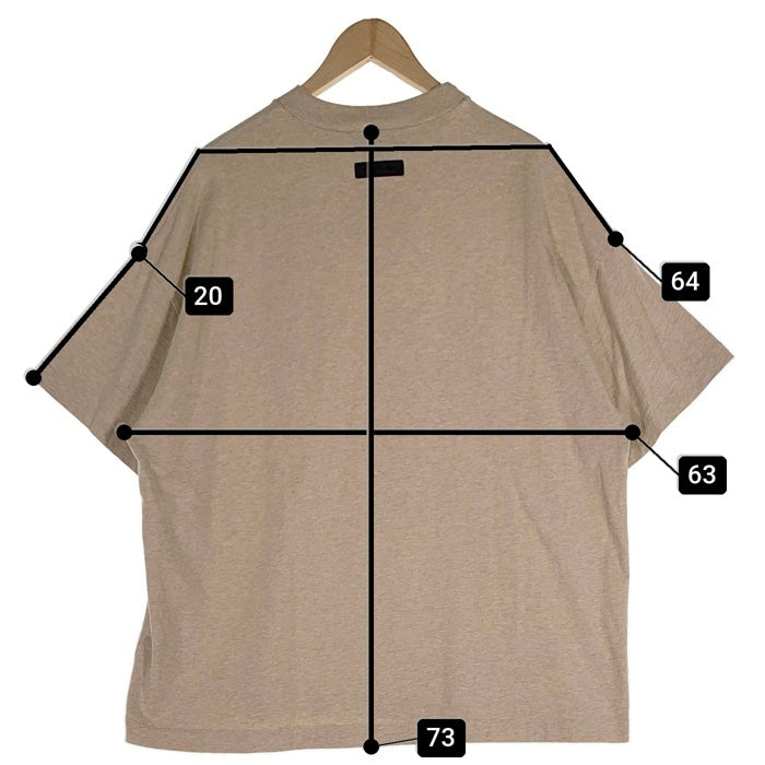 FOG ESSENTIALS エッセンシャルズ フロントラバーロゴ Tシャツ ベージュ Size S 福生店