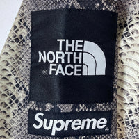 THE NORTH FACE ザノースフェイス NP11803I Supreme シュプリーム Snakeskin Taped Seam Coaches Jacket コーチジャケット ヘビ柄 グレー sizeS 瑞穂店