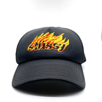 STUSSY ステューシー フレイムロゴ刺繡 トラッカーキャップ メッシュ スナップバック ブラック 福生店