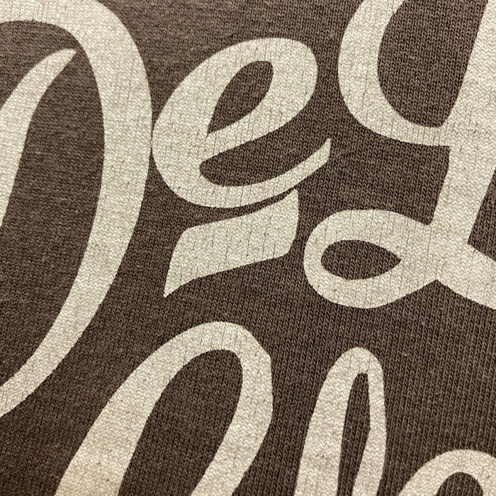 Deluxe Wear デラックスウエア 前V プリント クルーネックスウェットトレーナー ダークブラウン Size S 瑞穂店