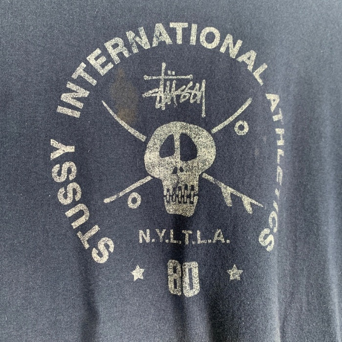 90's STUSSY ステューシー INTERNATIONAL ATHLETICS スカルプリント Tシャツ ネイビー USA製 紺タグ Size XXL 福生店