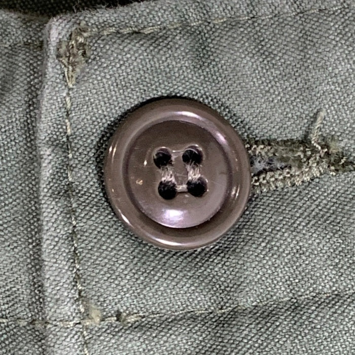 DESCENDANT ディセンダント ミリタリーカーゴショーツ ショートパンツ グリーン 裾カットオフ Size 3 福生店