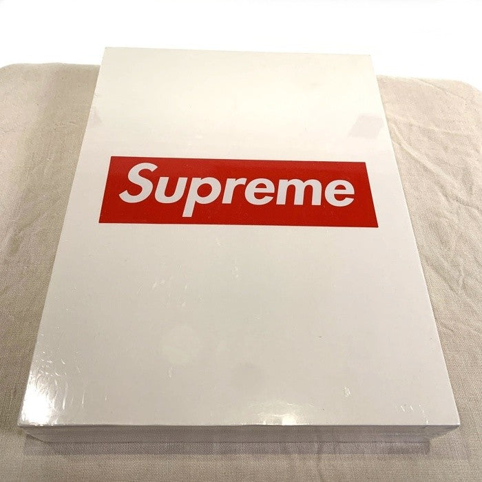 SUPREME シュプリーム 19AW アーカイブ ビジュアルブック Vol.2 ホワイト  福生店