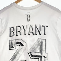 NIKE ナイキ Kobe Bryant コービー・ブライアント Los Angeles Lakers Statue Unveil Tee メモリアル 半袖 Tシャツ ホワイト Size L 福生店