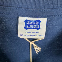 STANDARD CALIFORNIA スタンダードカリフォルニア SD US COTTON LOGO T STORE LTD CREW プリントTシャツ ネイビー Size L 福生店