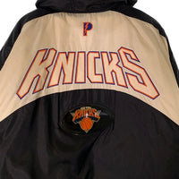 90's PRO PLAYER NBA NY KNICKS ニックス ナイロン ジップアップジャケット パーカー 中綿 ブラック ブルー Size L 福生店