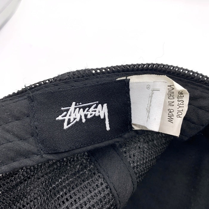 STUSSY ステューシー フレイムロゴ刺繡 トラッカーキャップ メッシュ スナップバック ブラック 福生店