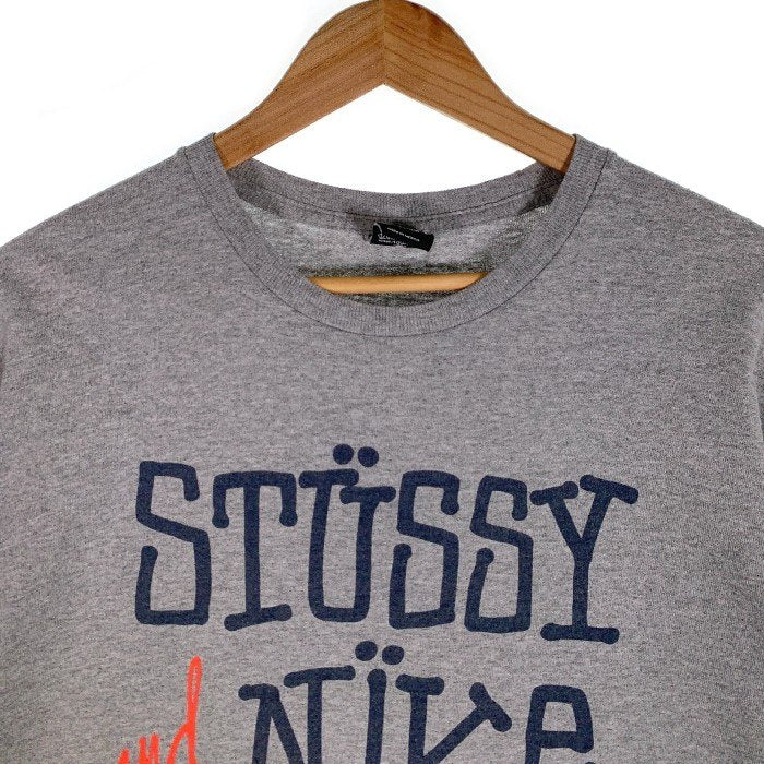 STUSSY ステューシー NIKE ナイキ プリント Tシャツ グレー Size M 福生店