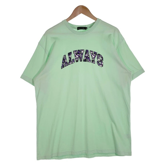 ALWAYS OUT OF STOCK オールウェイズアウトオブストック 迷彩 アーチロゴ プリントTシャツ グリーン Size XL 福生店