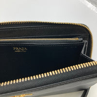 PRADA プラダ ラウンド長財布 レザー 1M506 カード付（印字あり） ゴールド金具 ブラック 瑞穂店