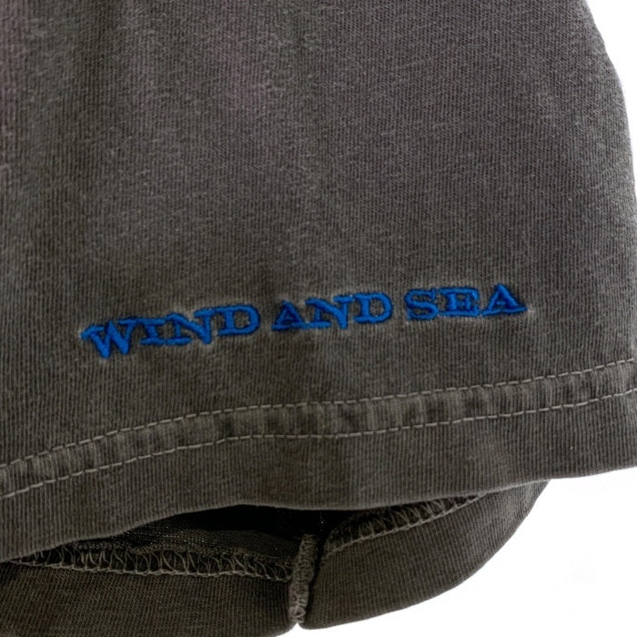 WIND AND SEA ウィンダンシー DE LA SOUL デラソウル WDS LOGO TEE 半袖 Tシャツ チャコール ブラック WDS-C-DLS-26-Q4-CS-05 Size XL 福生店