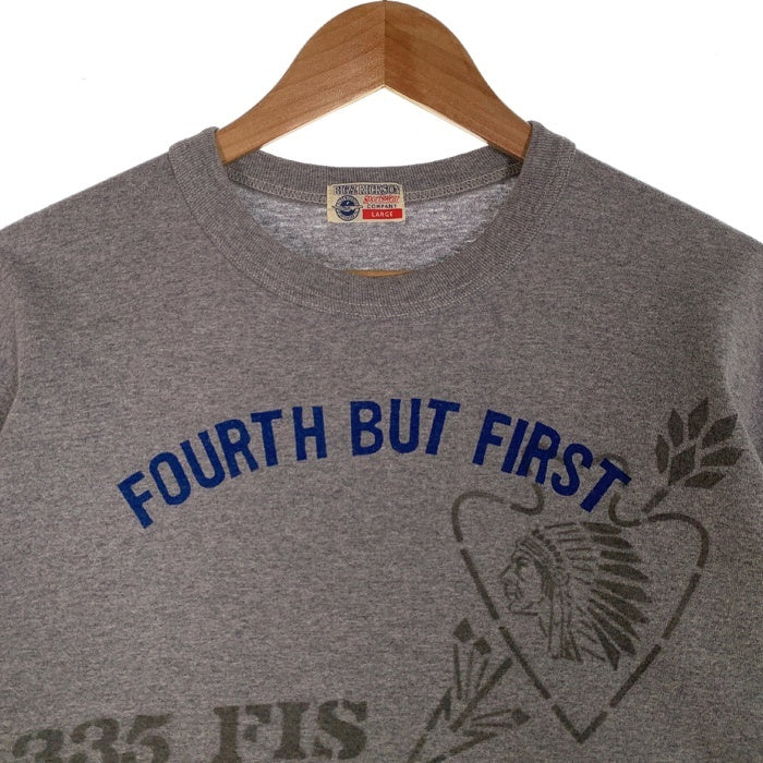 BUZZ RICKSON'S バズリクソンズ FOURTH BUT FIRST プリントTシャツ グレー Size L 福生店