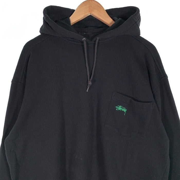 80's STUSSY ステューシー プルオーバースウェットパーカー 胸ポケットロゴ刺繡 ブラック 裏起毛 USA製 黒タグ オールド 短丈ボックス Size L 福生店